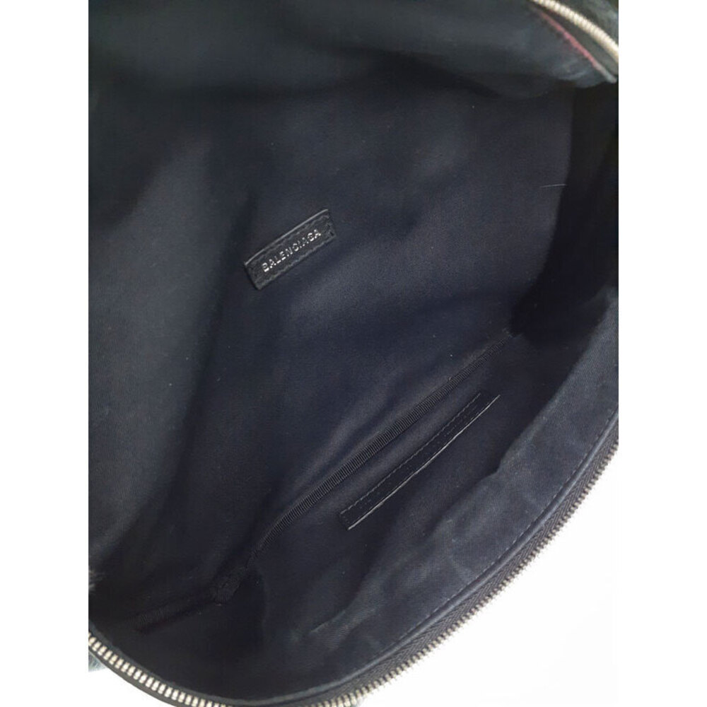 BALENCIAGA Everyday Logo Belt Bag - Picture 3 of 9
